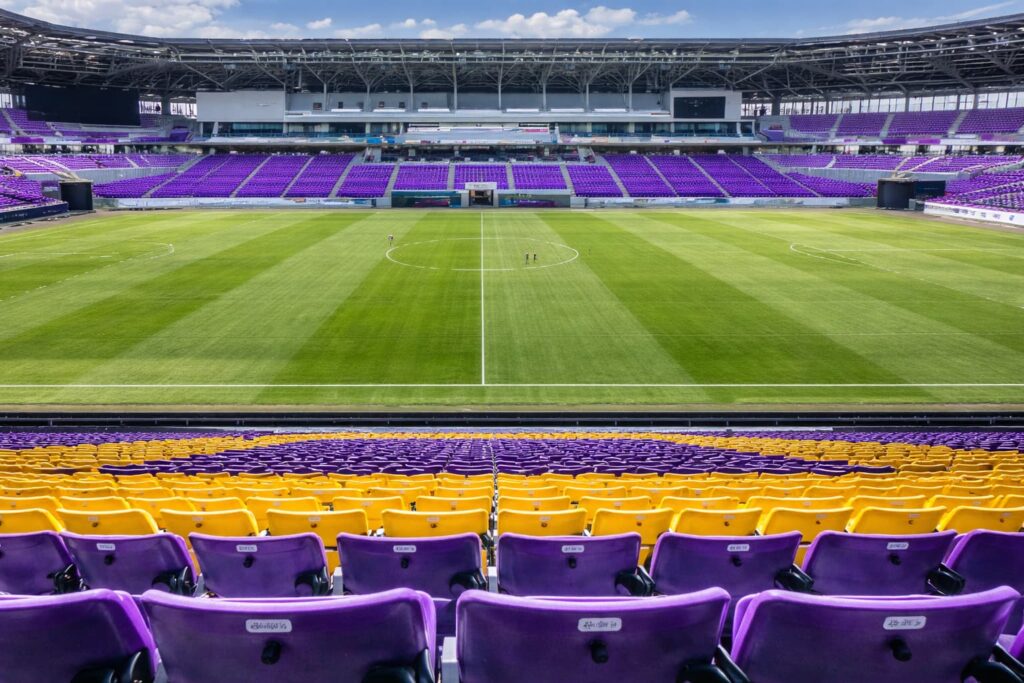 サンガスタジアム by KYOCERAの座席選びをわかりやすく解説。見え方や雰囲気、座席表の使い方、おすすめ席までまとめて確認できます。