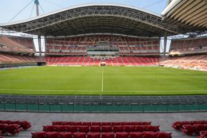 豊田スタジアム 座席選びで迷わないために、見やすさや座席エリアの特徴、家族・友人・一人・カップル別の選び方まで分かりやすく整理した観戦ガイドです。